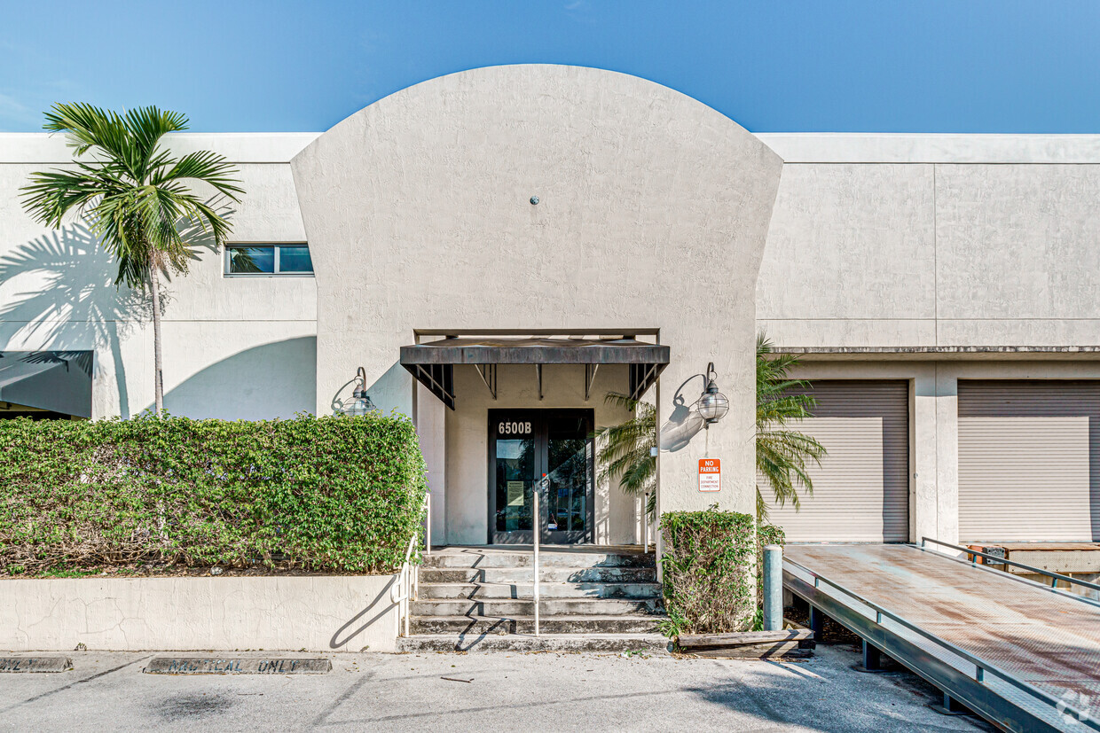 Main entrance to Unit 6500B