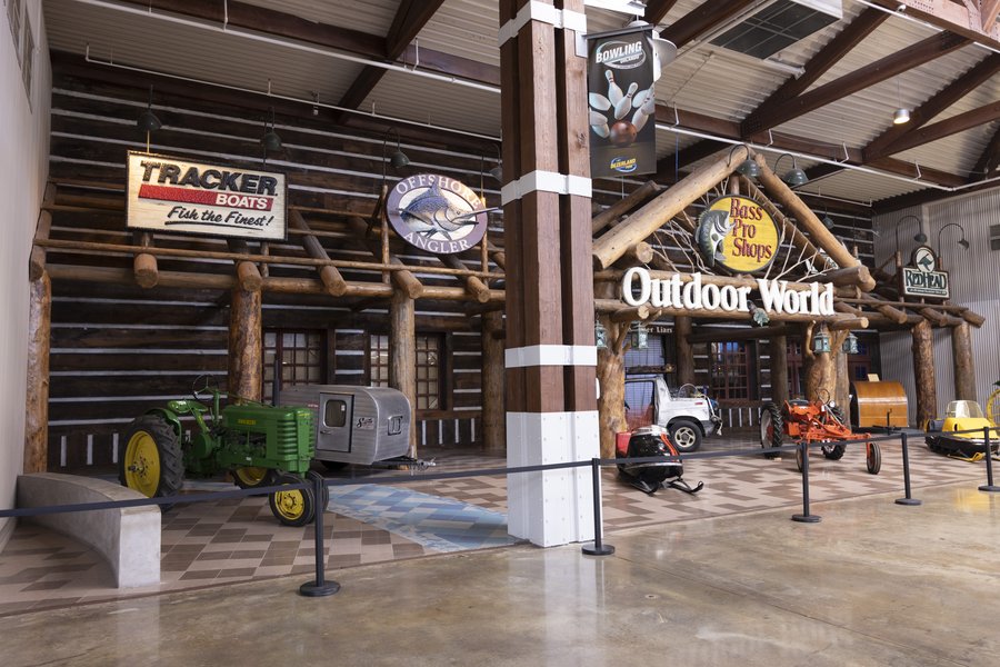 Bass Pro Shops Outdoor World entrance inside Dezerland Park