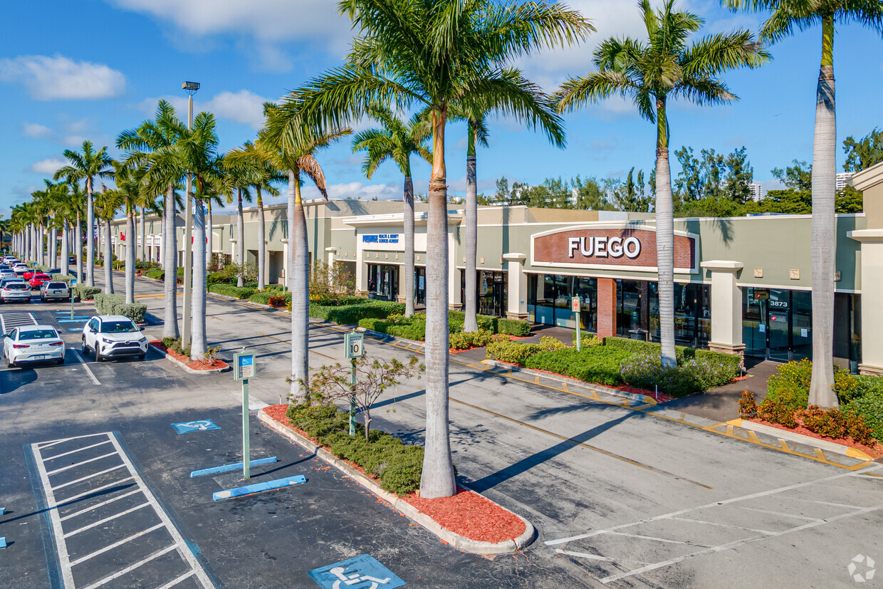 Intracoastal Mall retail storefronts