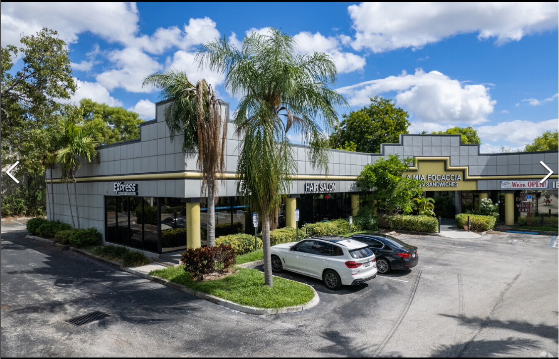 Retail storefronts at Shoppes at Corporate Park